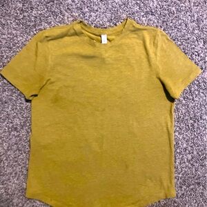 Lululemon mustard top. Like new condition!